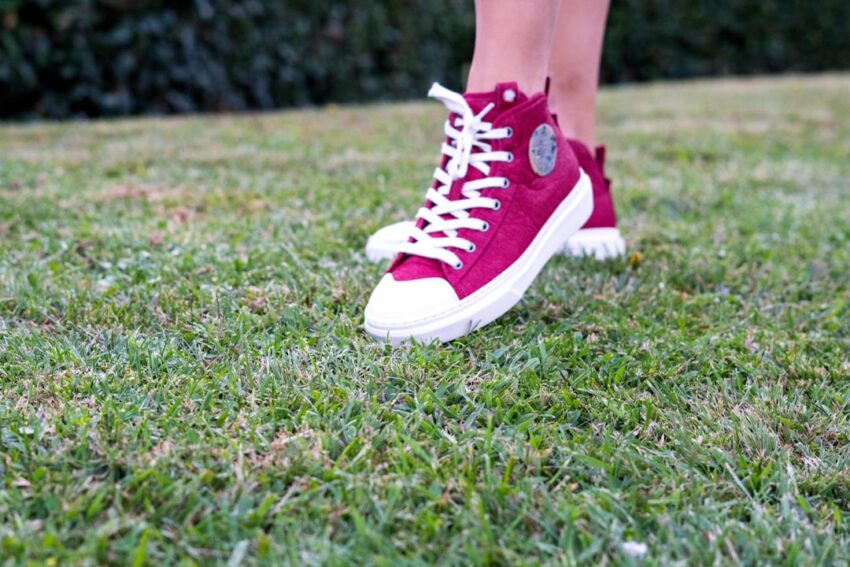 Photo purple shoes